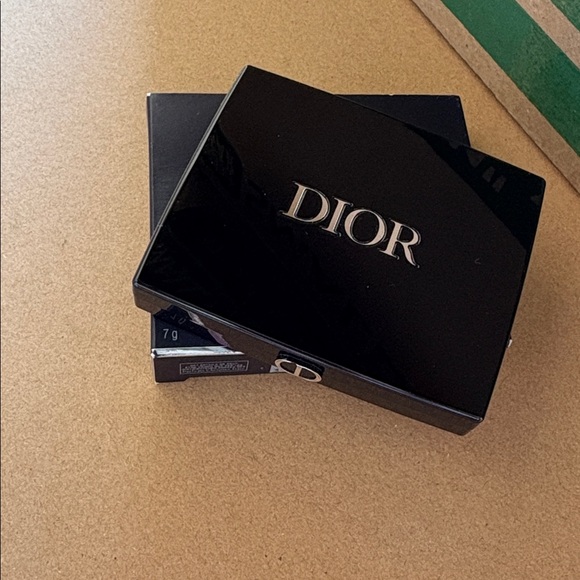 New authentic Dior blush and highlighter- NEVER USED - Picture 2 of 6